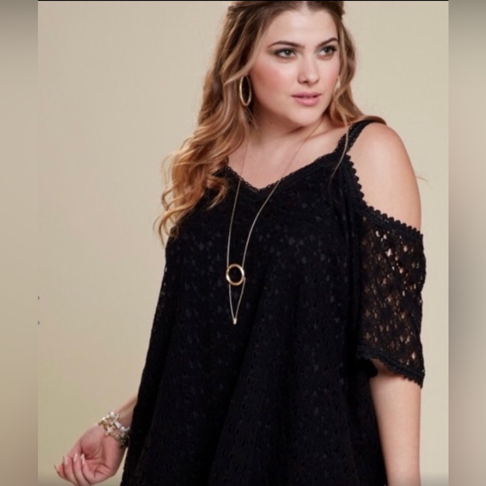 A Beautiful Soul black lace monpellier top